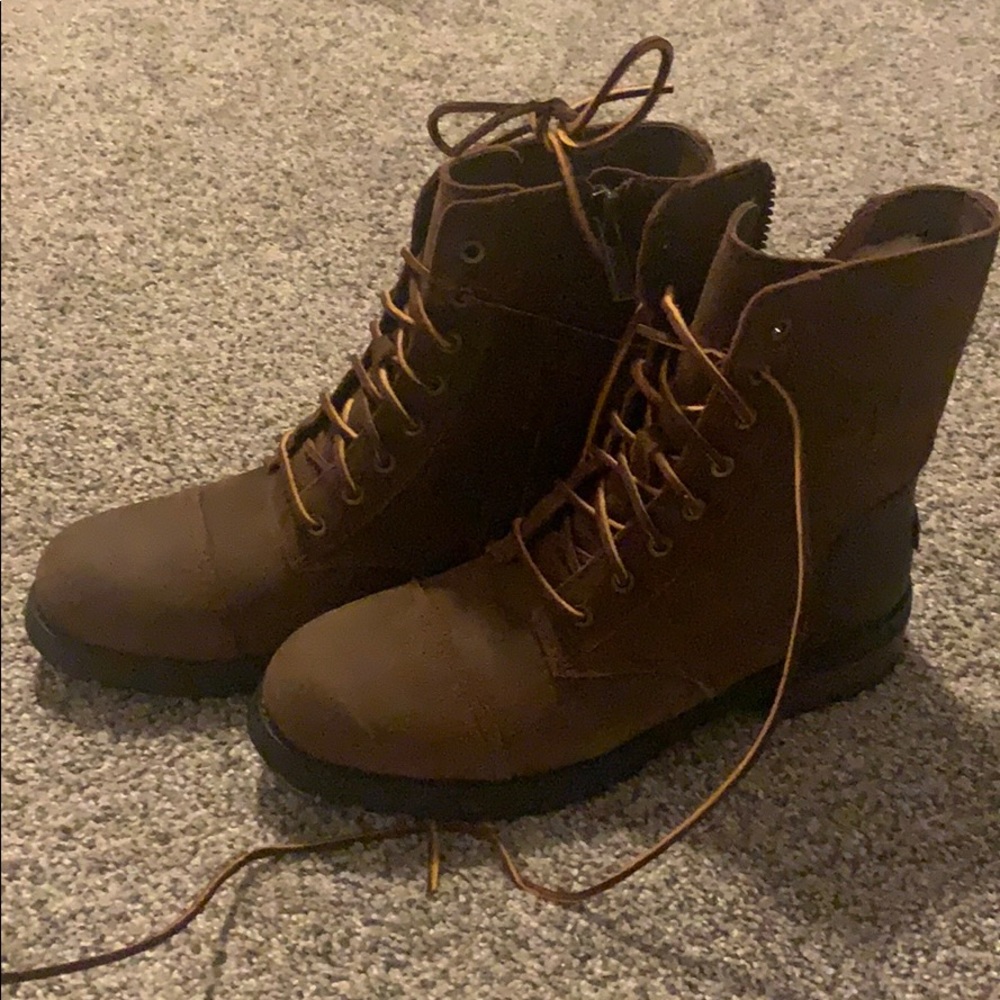 Shoe